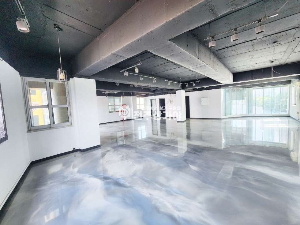 전북 전주완산구 중화산동2가 시스템 에어컨 바닥 천장 화장실 상태최상 월세 매물번호 10606 사진 3