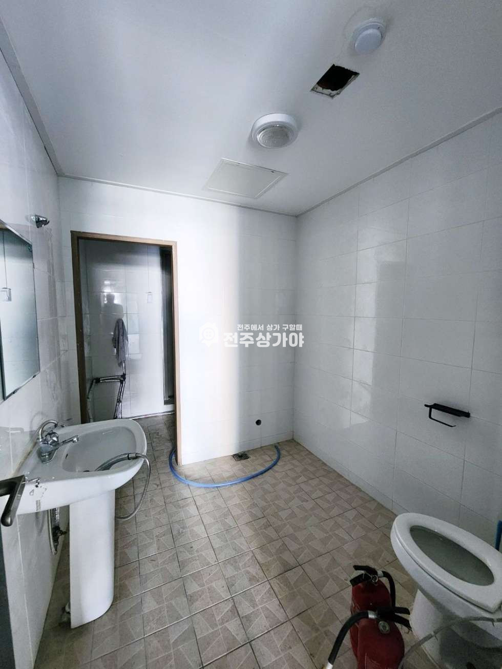 전북 전주완산구 중화산동2가 시스템 에어컨 바닥 천장 화장실 상태최상 월세 매물번호 10606 사진 5