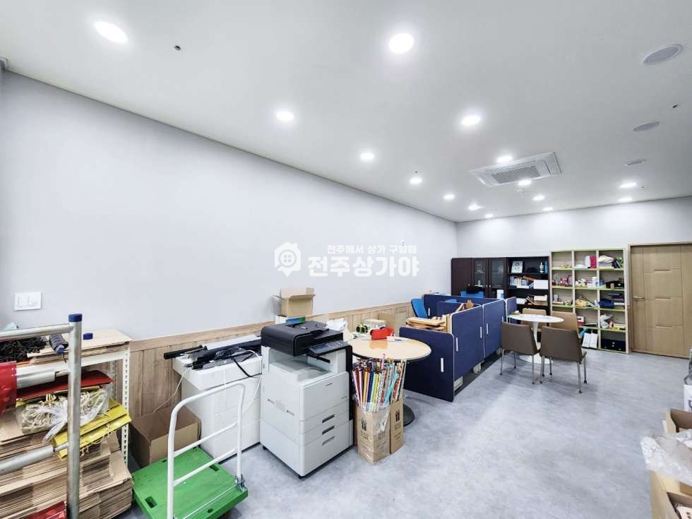 전북 전주완산구 효자동3가 사거리 대로변 홍보성 좋은 곳 월세 매물번호 10801 사진 2