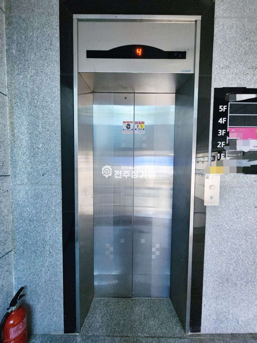 전북 전주완산구 효자동2가 테라스 시스템에어컨 채광좋은 사무실 자리 월세 매물번호 10826 사진 9