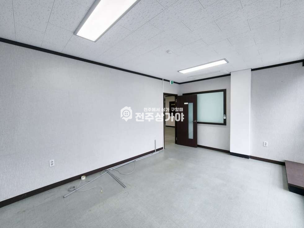 전북 전주완산구 효자동2가 깔끔하고 넓은 사무실자리 보러오세요 월세 매물번호 10216 사진 4
