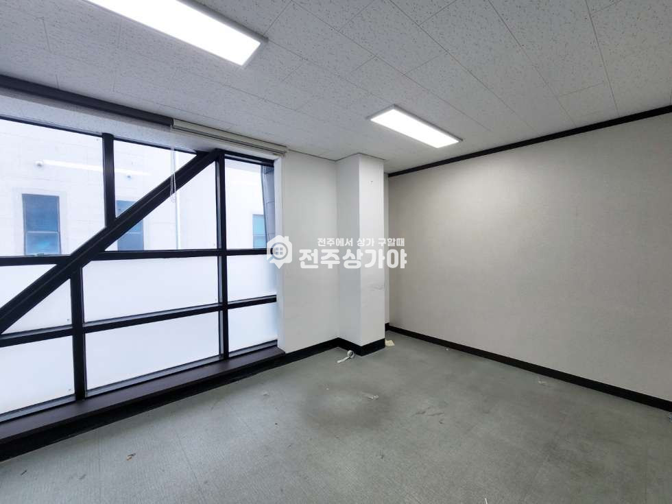 전북 전주완산구 효자동2가 깔끔하고 넓은 사무실자리 보러오세요 월세 매물번호 10216 사진 7