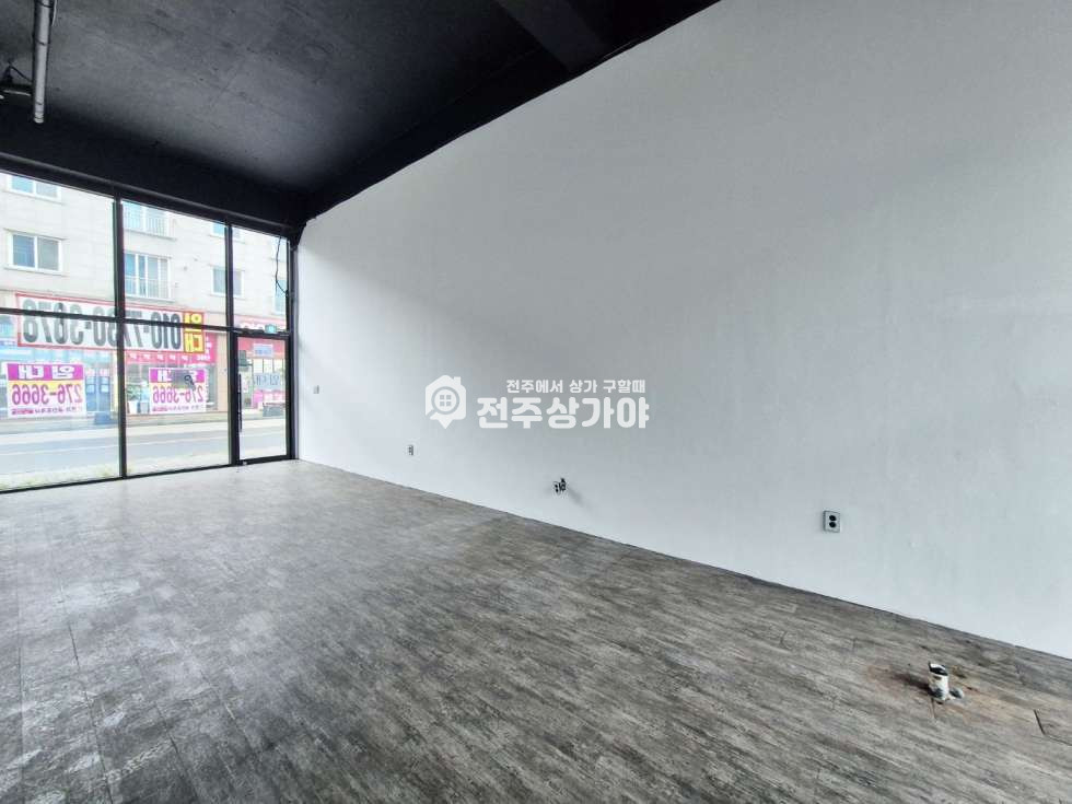 전북 전주덕진구 덕진동2가 주건축물제1동 층고 좋고 바닥 벽 천장 기본셋팅 되있는 곳 월세 매물번호 11111 사진 1