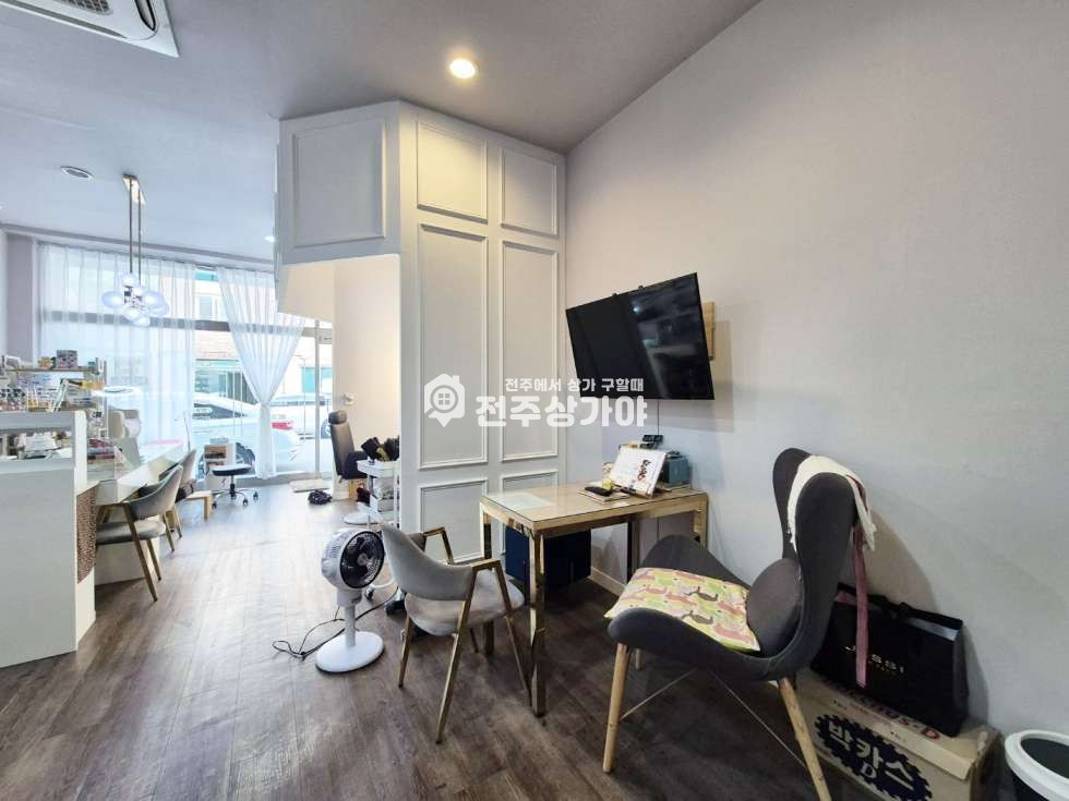 전북 전주완산구 효자동3가 네일샵 하던 자리 타 업종 가능 월세 매물번호 11140 사진 1
