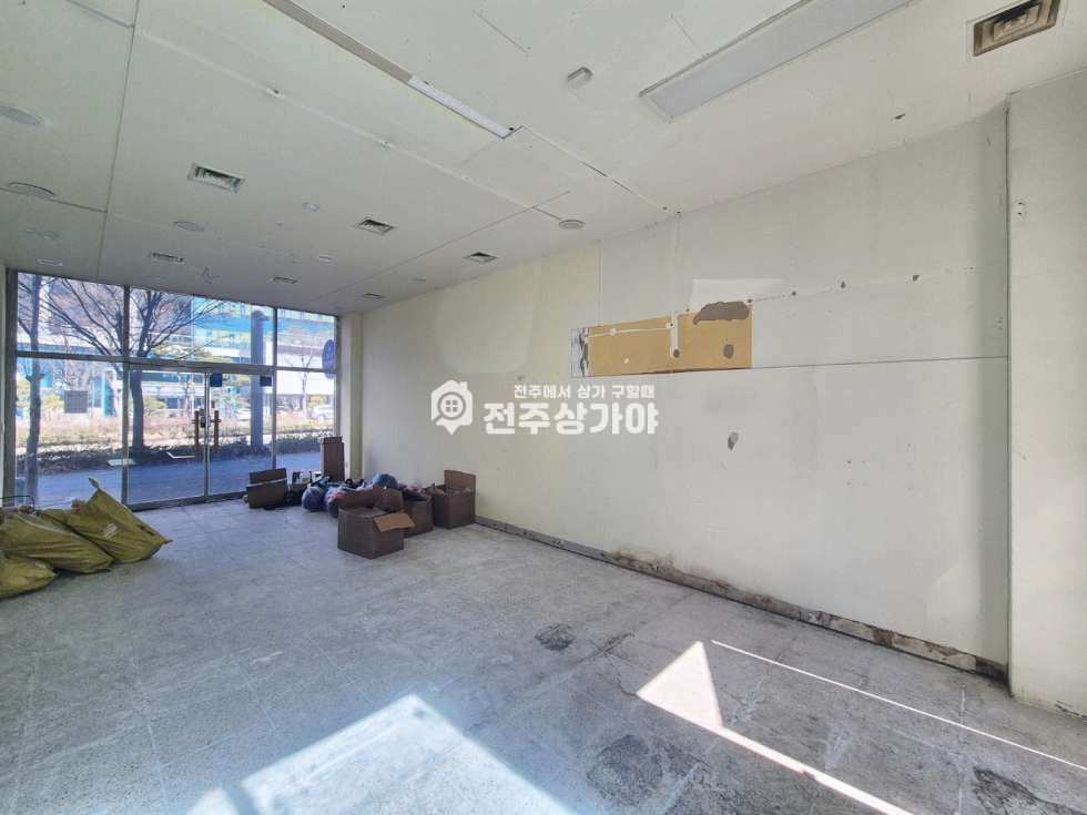 전북 전주완산구 효자동2가 신시가지 대로변 앞 월세 매물번호 11178 사진 3