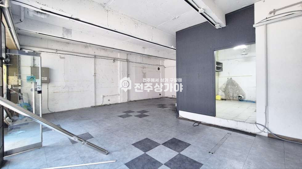 전북 전주완산구 삼천동1가 효문중학교 인근 1층 약40평 상가임대 월세 매물번호 11364 사진 4