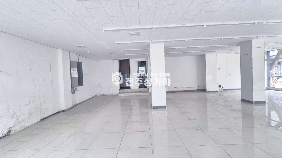 전북 전주완산구 삼천동1가 효문중학교 인근 약36평 코너자리 1층 상가 월세 매물번호 11362 사진 1