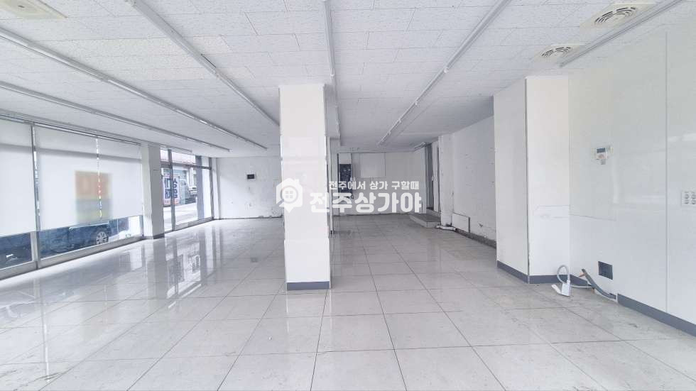 전북 전주완산구 삼천동1가 효문중학교 인근 약36평 코너자리 1층 상가 월세 매물번호 11362 사진 2