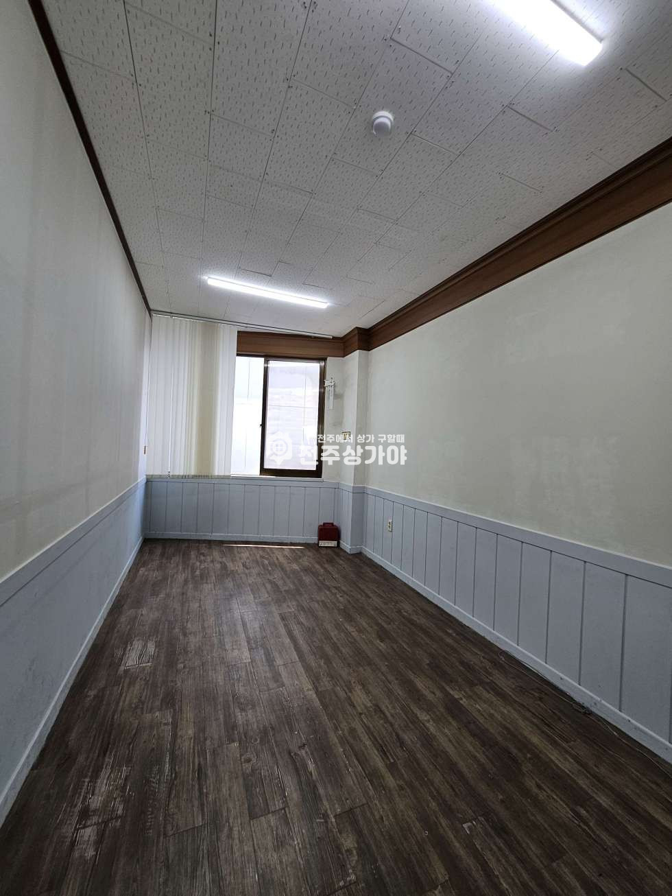 전북 전주완산구 효자동1가 효자동 홈플러스 맞은편 대로변 6층 약16평 상가임대 월세 매물번호 11466 사진 6