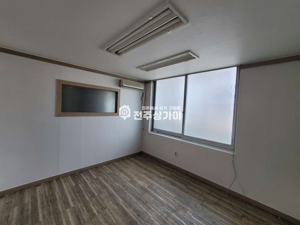 전북 전주완산구 평화동2가 우미아파트인근 약54평 3층 상가임대 월세 매물번호 11549 사진 8
