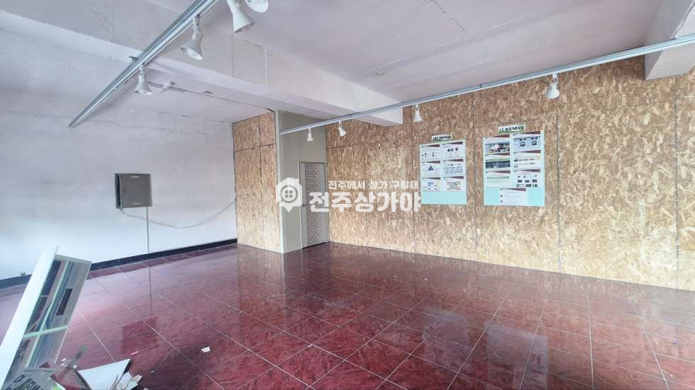 전북 전주완산구 평화동2가 동아현대아파트 인근 약35평 2층상가 월세 매물번호 11557 사진 3