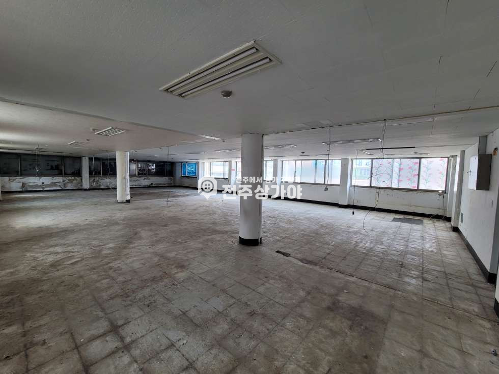 전북 전주완산구 평화동1가 코오롱아파트 인근 약80평 3층 상가임대 월세 매물번호 11561 사진 2