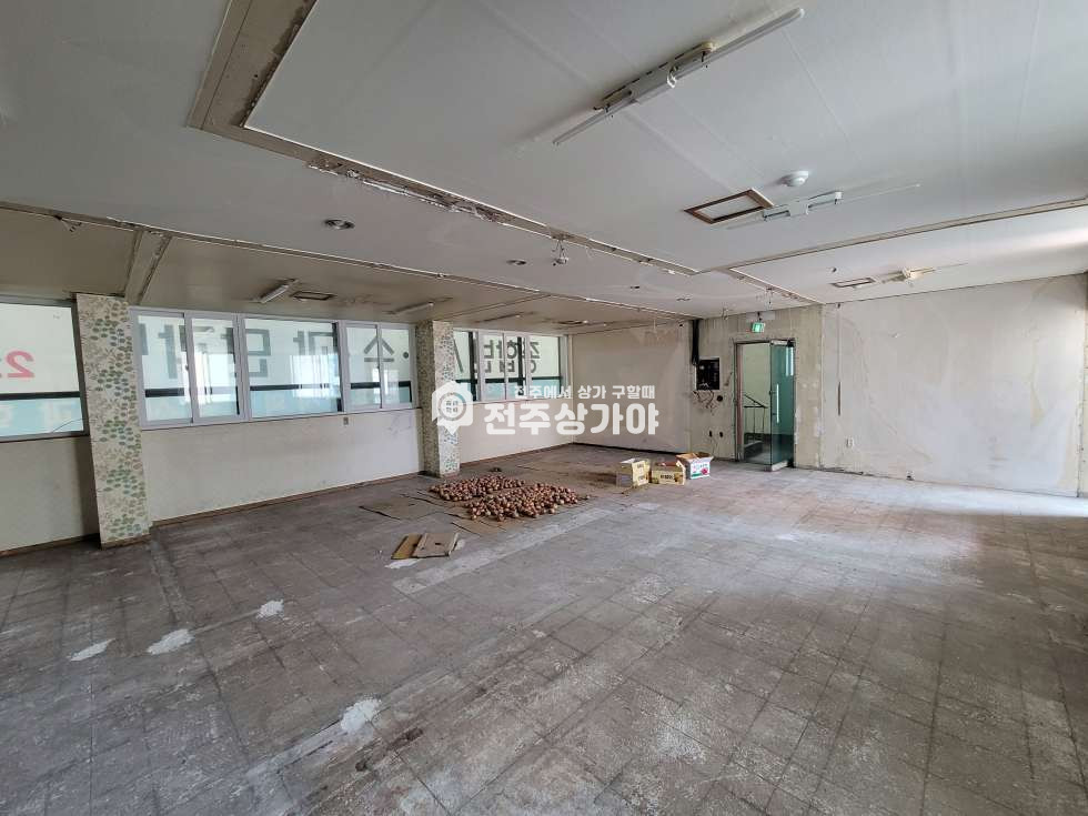 전북 전주완산구 삼천동1가 풍남중학교 인근 약57평 2층 상가임대 월세 매물번호 11610 사진 6