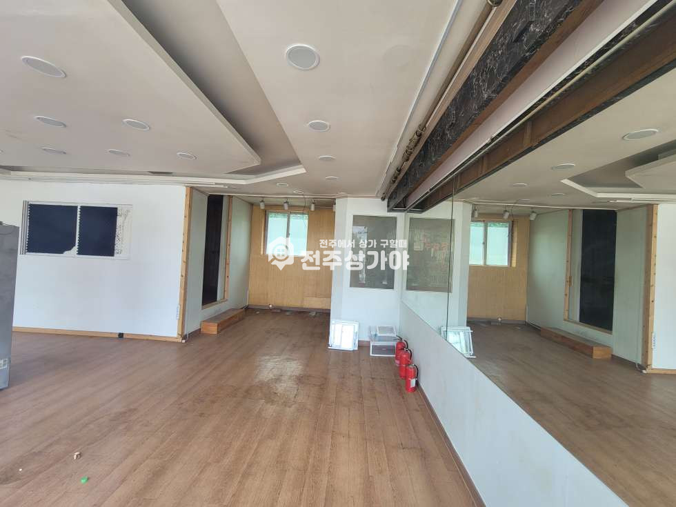 전북 전주완산구 효자동1가 서부거성아파트 인근 약20평 1층 상가임대 월세 매물번호 11624 사진 2