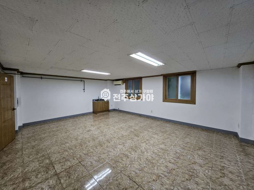 전북 전주완산구 효자동3가 전주홍산초등학교 인근 약 10평 상가임대 월세 매물번호 11640 사진 1