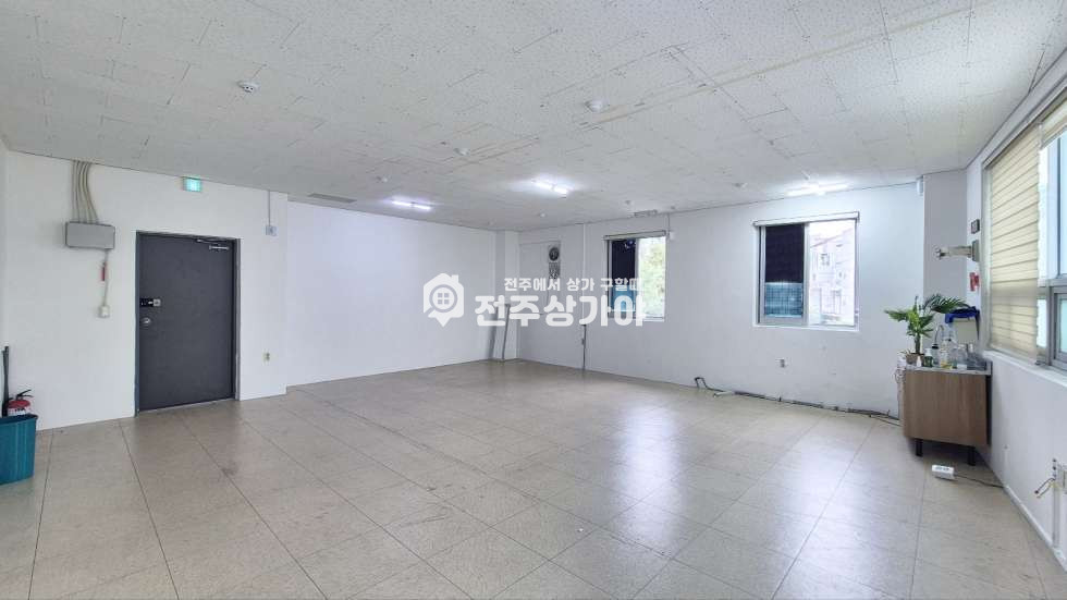 전북 전주덕진구 송천동1가 주건축물제1동 전라고등학교 인근 약25평 3층 상가임대 월세 매물번호 11655 사진 3