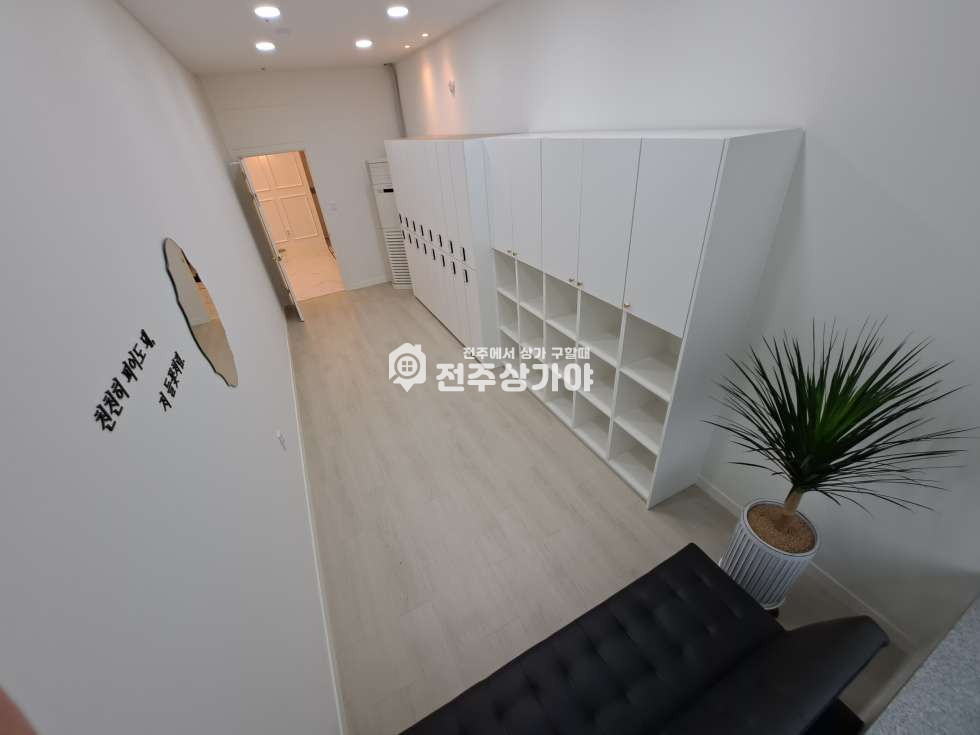 전북 전주완산구 효자동3가 전북경찰청 인근 약50평 2층 상가 양도양수 월세 매물번호 11775 사진 2