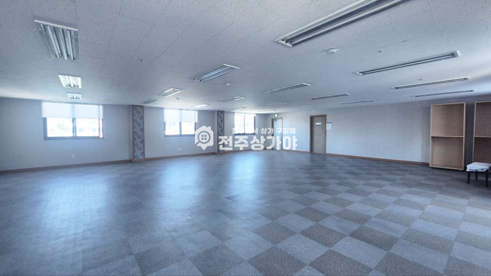 전북 전주덕진구 금암동 주건축물제1동 교보빌딩 사거리 인근 약75평 4층 상가임대 월세 매물번호 11776 사진 4