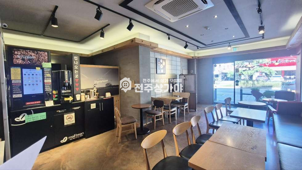 전북 전주덕진구 금암동 주건축물제1동 교보빌딩 사거리 인근 약45평 1층 무권리 커피숍 양도양수 월세 매물번호 11777 사진 9