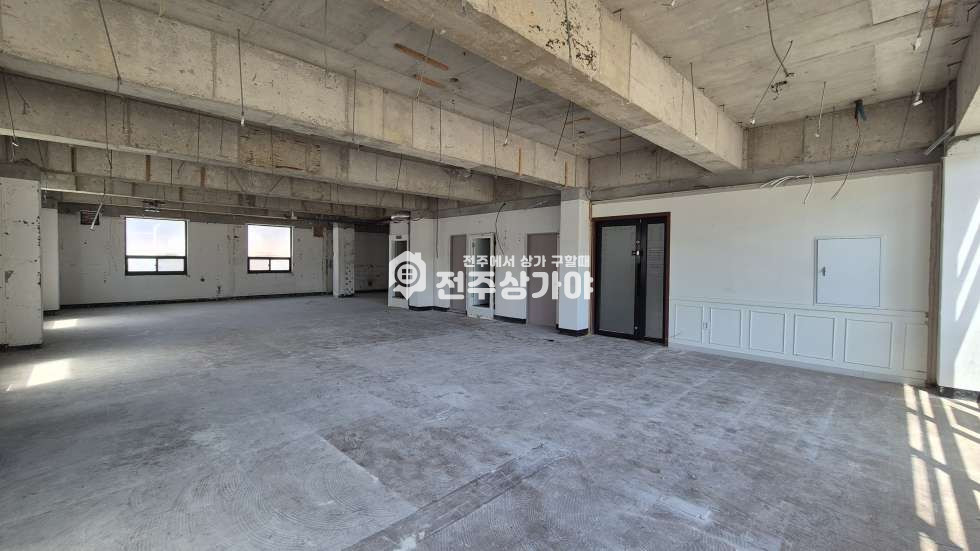 전북 전주완산구 중화산동2가 어은터널사거리 인근 대로변 약56평 2층 상가임대 월세 매물번호 11780 사진 3