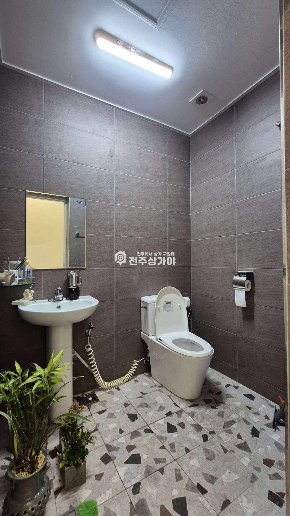 전북 전주완산구 중화산동2가 어은터널사거리 인근 대로변 약52평 1층 상가임대 월세 매물번호 11781 사진 7