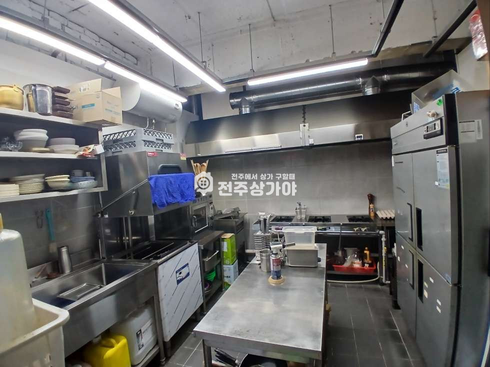 전북 전주덕진구 덕진동1가 전북대학교 인근 약20평 1층 상가 양도양수 월세 매물번호 11796 사진 2