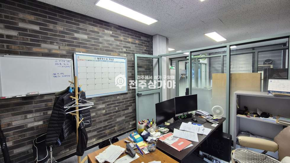 전북 전주완산구 중화산동2가 화산초등학교 인근 약18평 상가임대 월세 매물번호 11806 사진 3