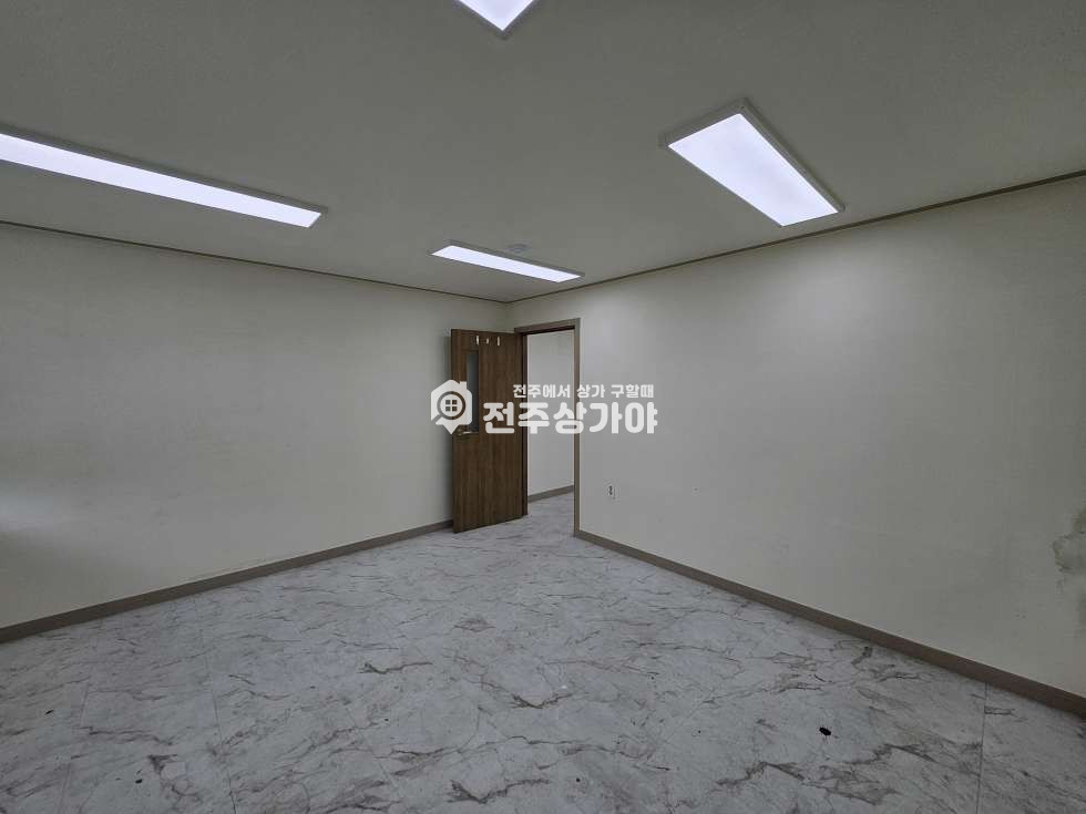 전북 전주덕진구 덕진동1가 건강관리협회 인근 대로변 약31평 2층 상가임대 월세 매물번호 11838 사진 5
