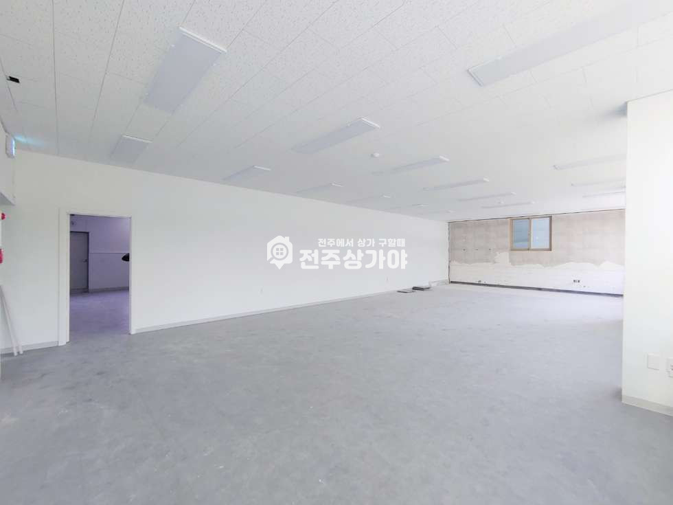 전북 전주덕진구 인후동1가 주건축물제1동 대로변앞채광좋고넓고깨끝한사무실자리 월세 매물번호 10025 사진 4