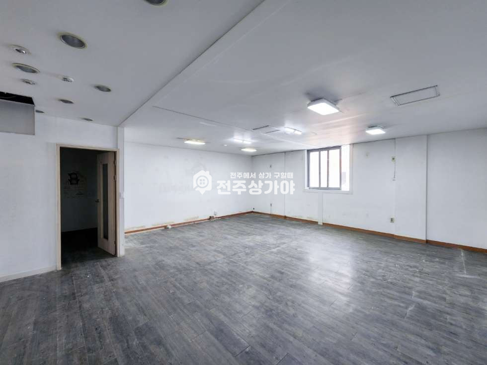 전북 전주완산구 경원동1가 깔끔하고넓은 사무실자리보러오세요 월세 매물번호 10176 사진 2