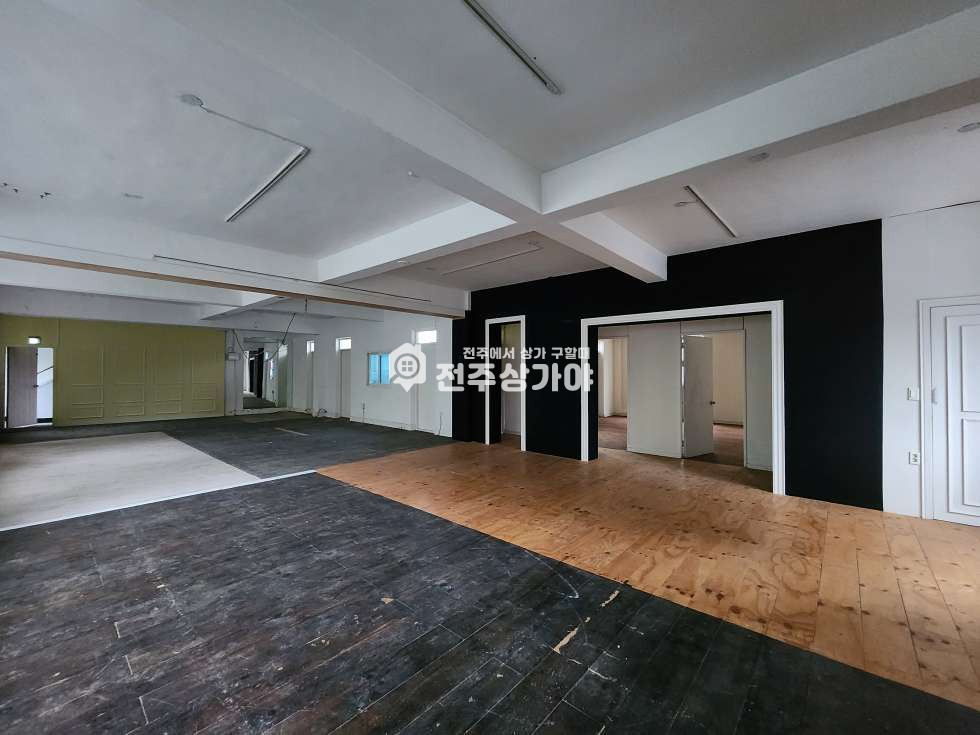 전북 전주덕진구 진북동 대로변앞 넓은공간 월세 매물번호 10280 사진 1
