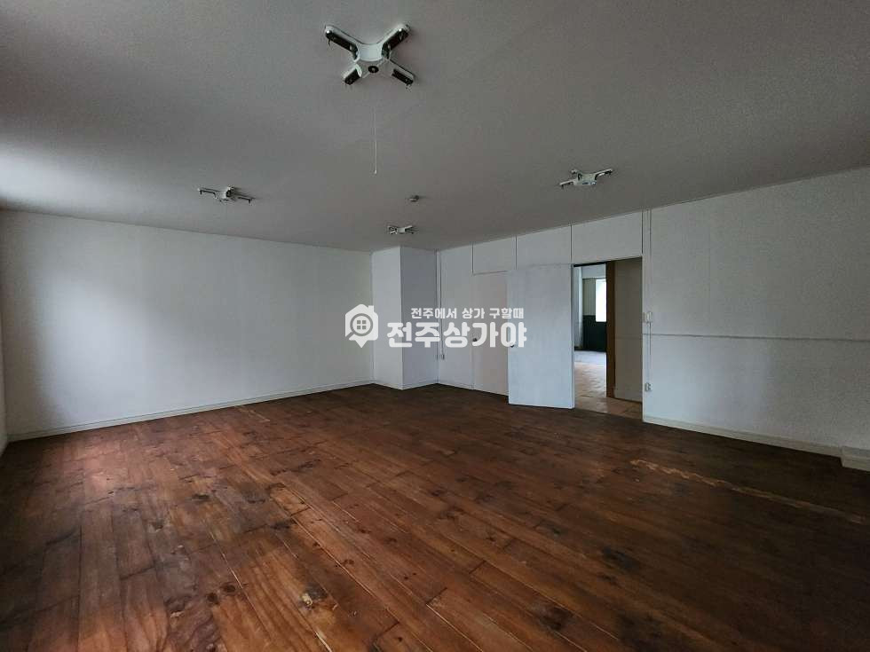 전북 전주덕진구 진북동 대로변앞 넓은공간 월세 매물번호 10280 사진 6