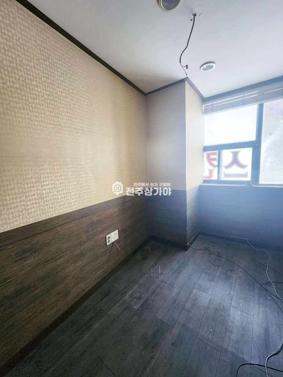 전북 전주완산구 중앙동2가 대로변앞 홍보성 좋은자리 월세 매물번호 10394 사진 7