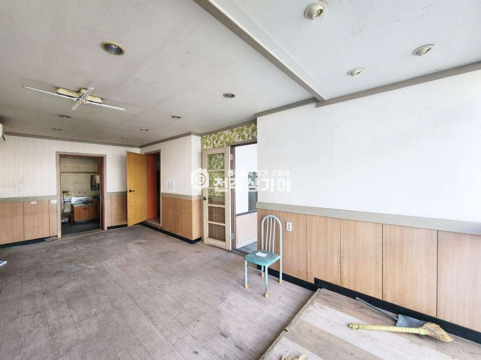 전북 전주완산구 효자동3가 대로변앞 인테리어 지업사등등 홍보성 좋은자리 월세 매물번호 10399 사진 1