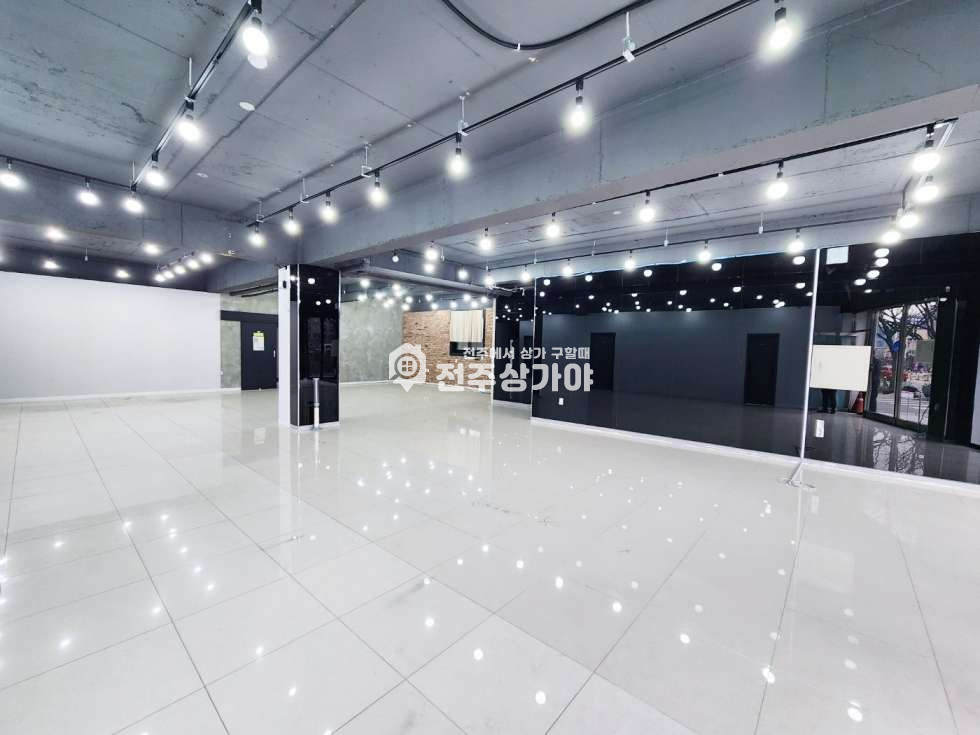 전북 전주덕진구 금암동 전북대 근처 대로변앞 홍보성 좋은자리 월세 매물번호 10512 사진 2