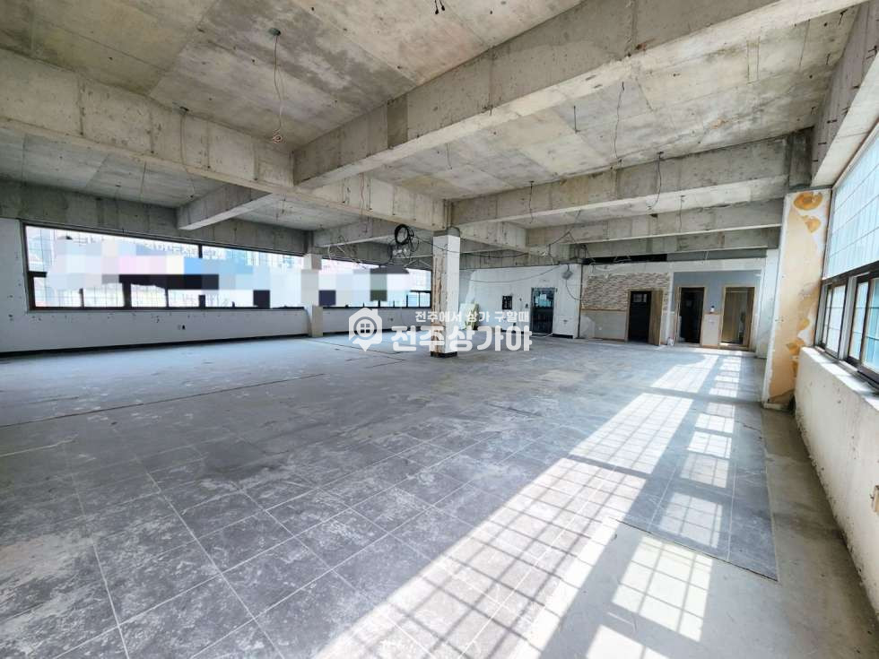 전북 전주완산구 중화산동2가 본병원 부근 유연로대로변 앞 월세 매물번호 10549 사진 4