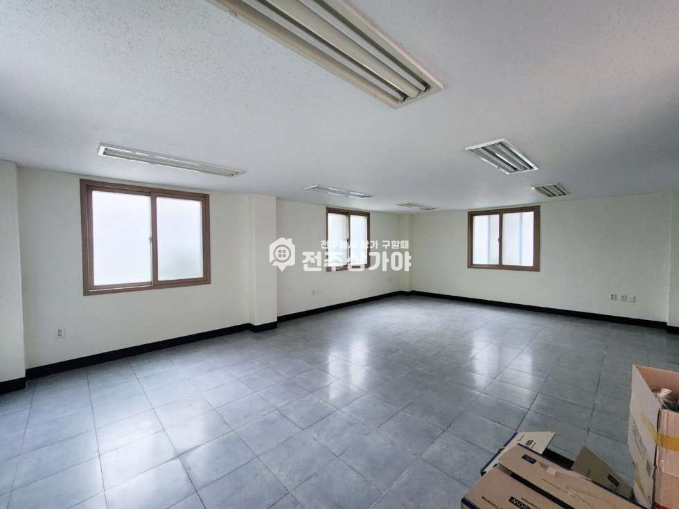 전북 전주완산구 효자동3가 홍산초 부근 위치한 사무실 자리 월세 매물번호 10579 사진 1