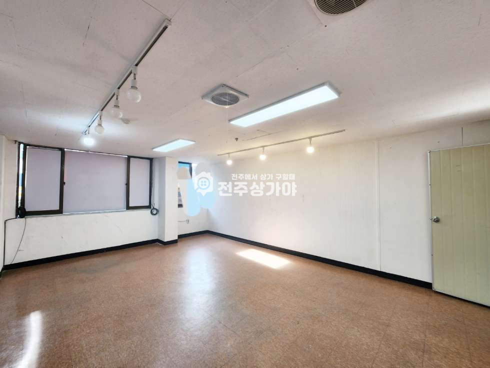 전북 전주완산구 중화산동2가 샷시교체, 가벽철거 해드립니다 월세 매물번호 10654 사진 3