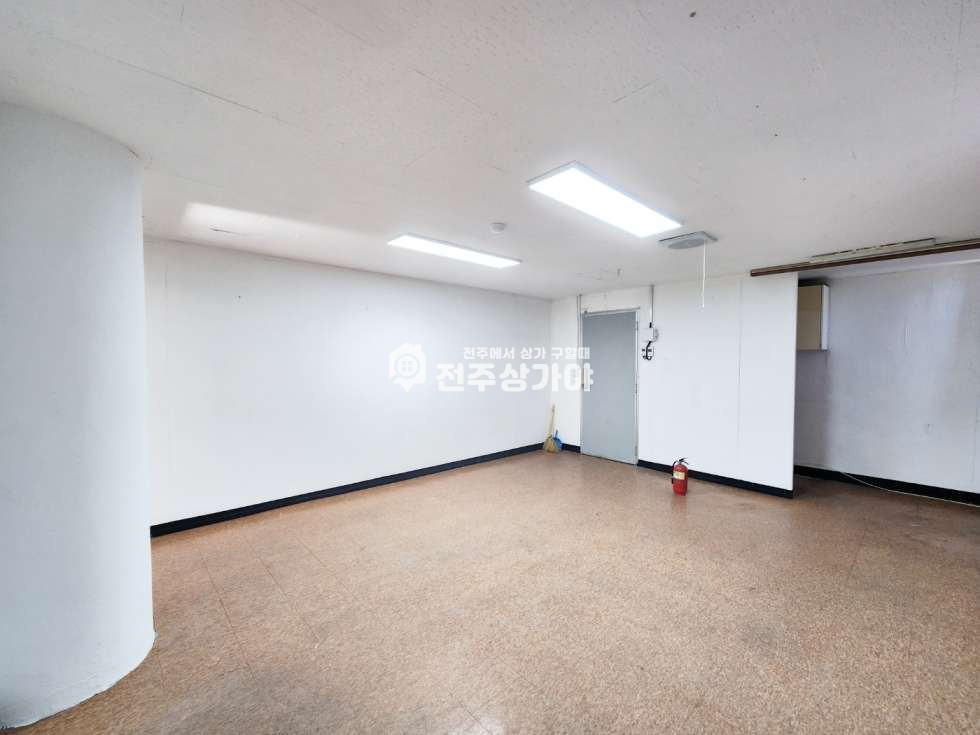 전북 전주완산구 중화산동2가 샷시교체, 가벽철거 해드립니다 월세 매물번호 10654 사진 5