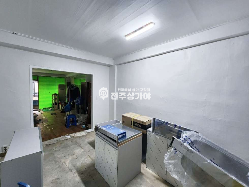 전북 전주완산구 삼천동1가 주거가능 상가 올리모델링 중 월세 매물번호 10706 사진 3